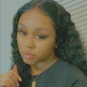 Meet your Posher, Shawna